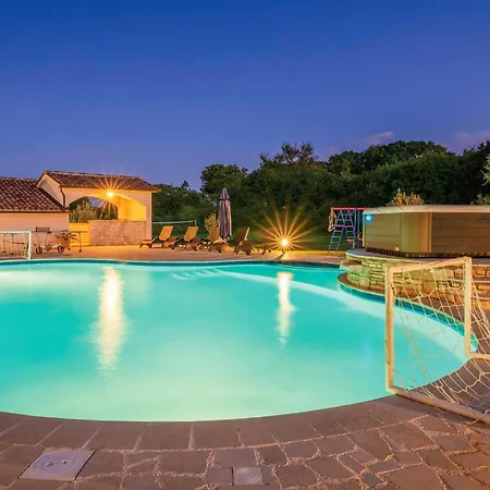 5 Bedroom Awesome In