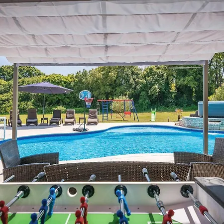 5 Bedroom Awesome In