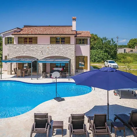 Casa de Férias 5 Bedroom Awesome In