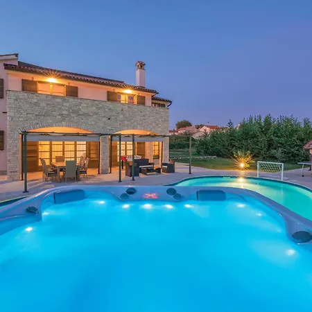 5 Bedroom Awesome In
