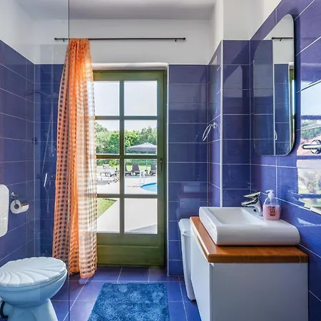 5 Bedroom Awesome In