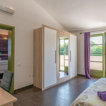5 Bedroom Awesome In Holiday home *