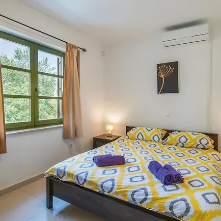 5 Bedroom Awesome In