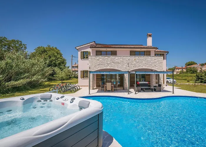 5 Bedroom Awesome In Valtura