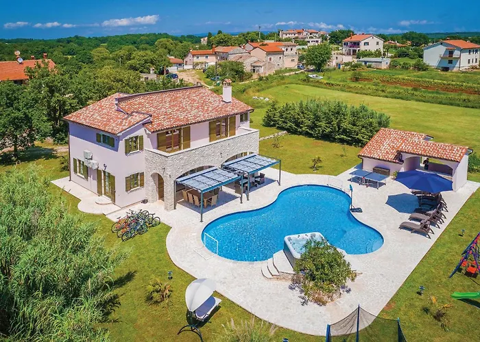 5 Bedroom Awesome In Valtura