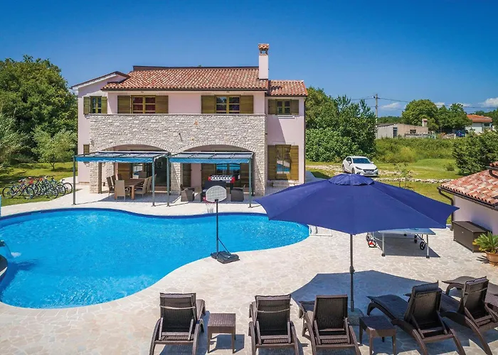Dom wakacyjny 5 Bedroom Awesome In