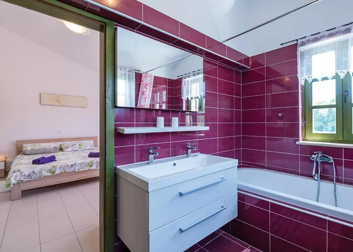 Dom wakacyjny 5 Bedroom Awesome In