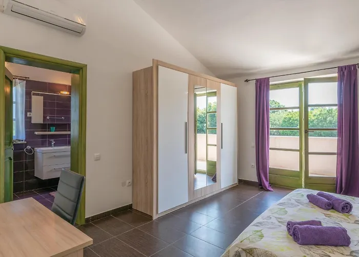 5 Bedroom Awesome In Dom wakacyjny *